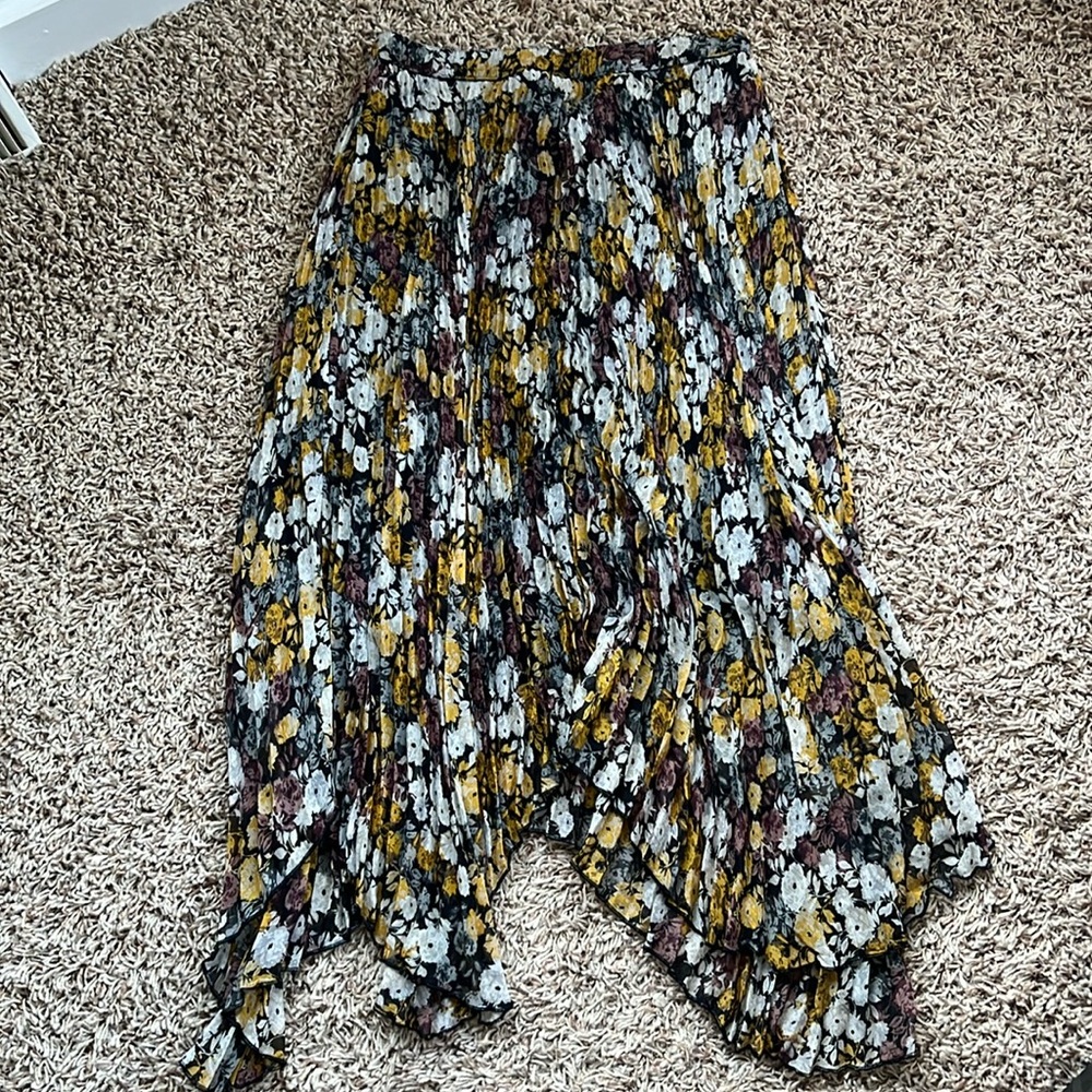 Pleated skirt